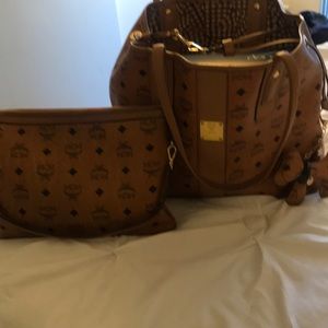 MCM Reversible Liz in visetos shopper combination